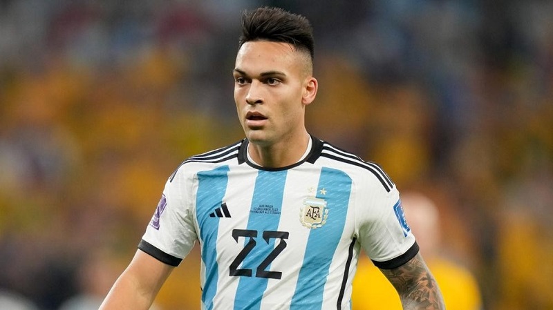 duoc-chelsea-mu-hoi-tham-lautaro-martinez-co-hanh-dong-khien-thuong-vu