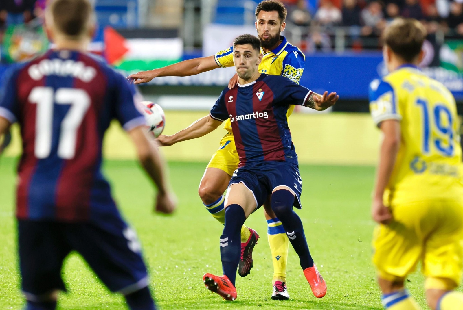 nhan-dinh-soi-keo-cadiz-vs-eibar-luc-01h30-ngay-1-4-2025-1